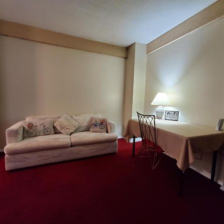 نياغارا فالس، نيويورك 6 Minutes From The Falls! Spacious 2Nd Floor Apartment Sleeps 5 المظهر الخارجي الصورة